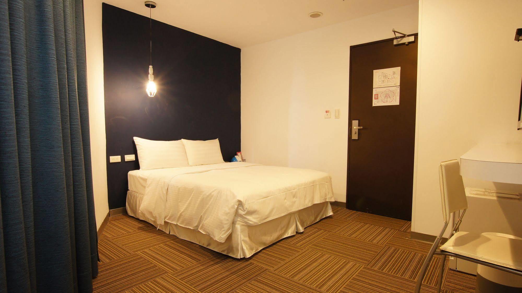Ulysses Hotel Taipei Main Station Exterior photo